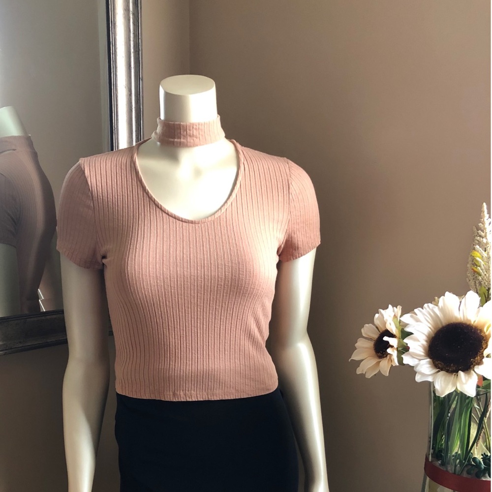 Choker ♥️ Scoop Neck Crop-Top